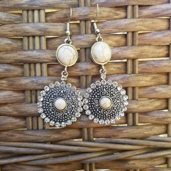 Faux white stone earrings - Picture 2 of 2